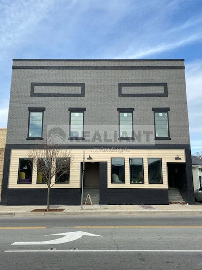 Photo - 225 N Main St