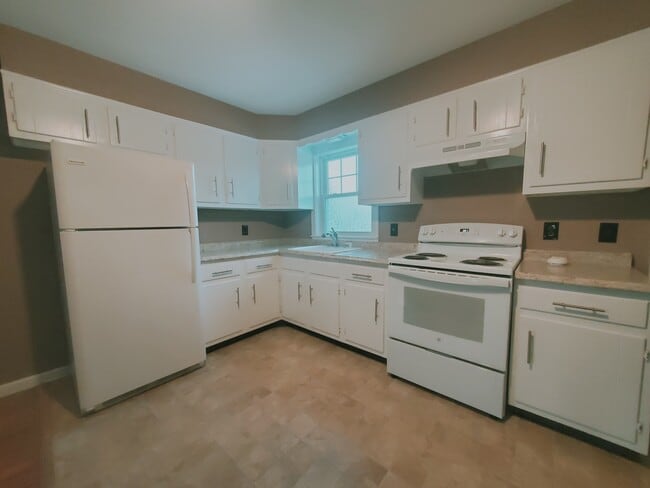 Building Photo - 38 Horton St Unit 2