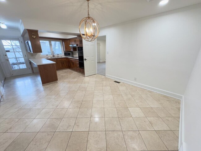 Photo - 3207 Apache Ln