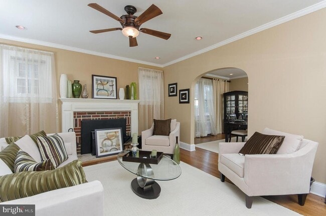 Photo - Spacious 4-level detached home