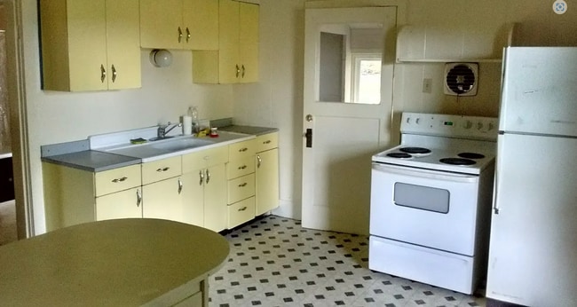 Photo - 7 Bedroom 3 Bath Home for Rent this Summer!