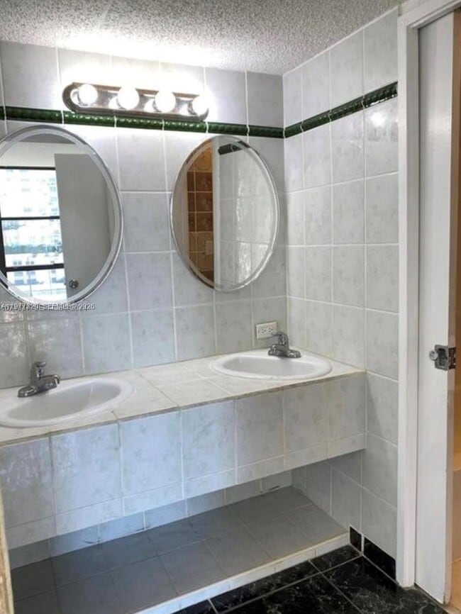 Photo - 16909 N Bay Rd Unit 915