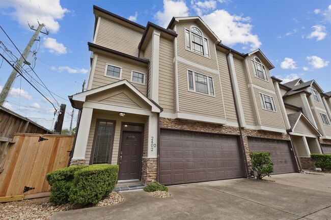 Photo - 2402 Calumet St