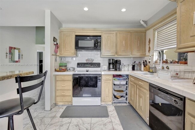 Photo - 1057 NE 202nd Ln