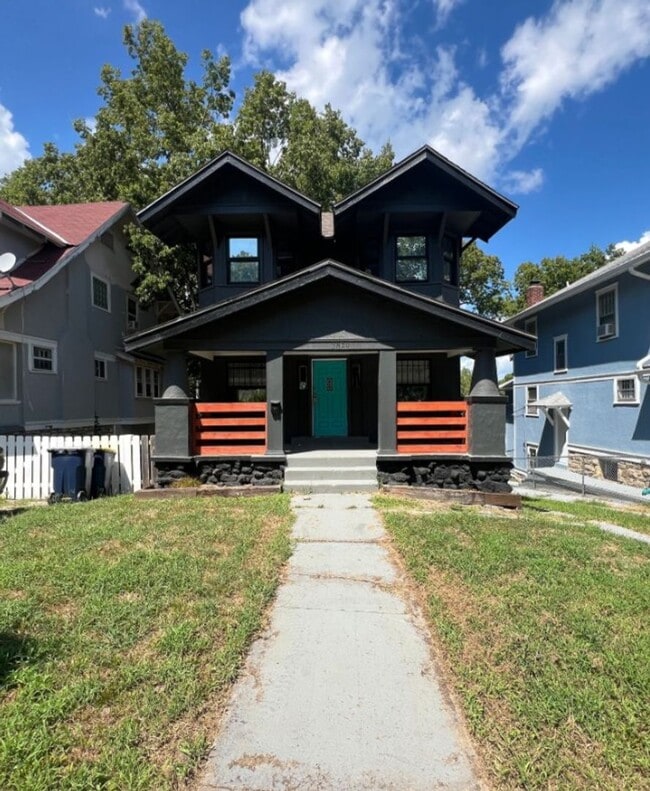 Building Photo - Spacious 5 Bed, 2.5 Bath in the heart of K... Rental