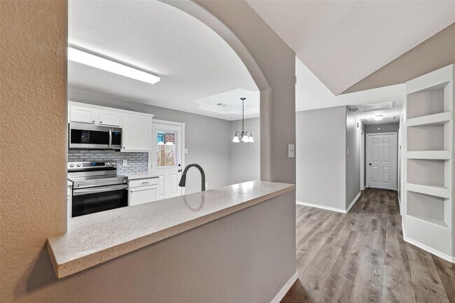Photo - 18906 Dennington Dr