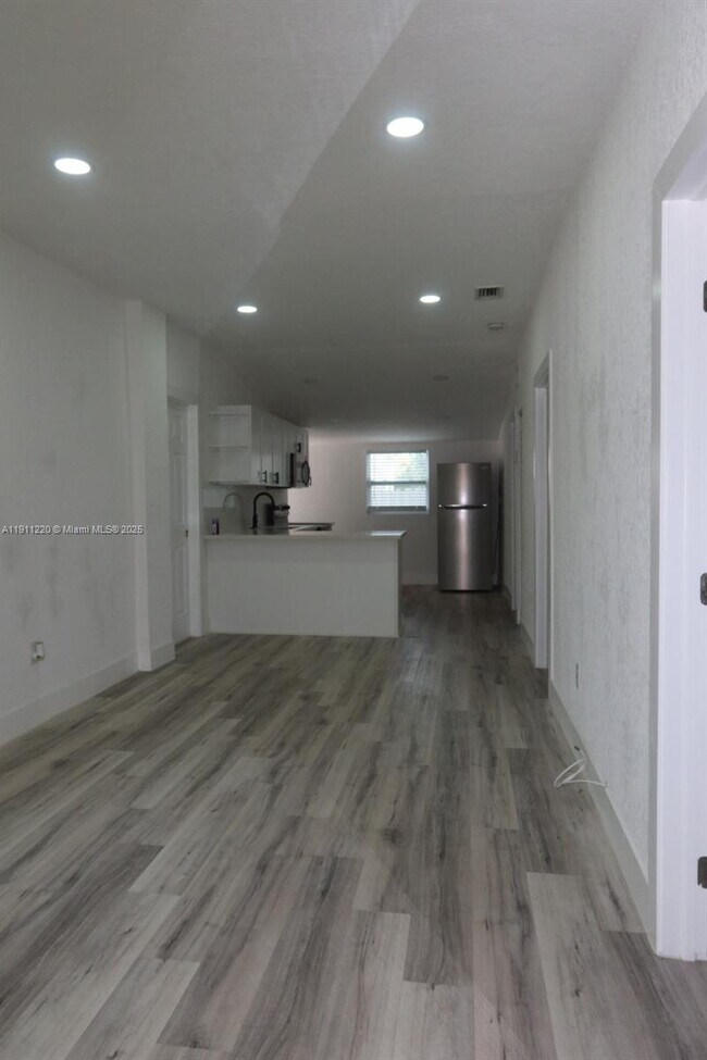 Photo - 1062 NW 25th St