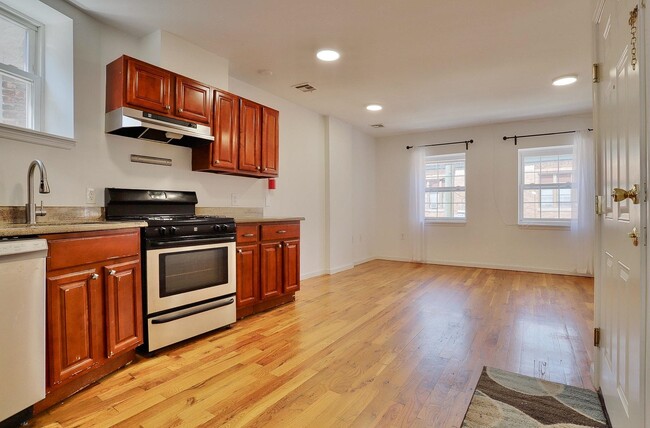 Photo - 236 Van Horne St Unit 3B