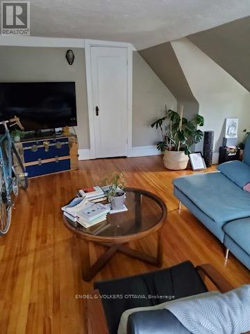 Photo - 491 McLeod St Unit 3