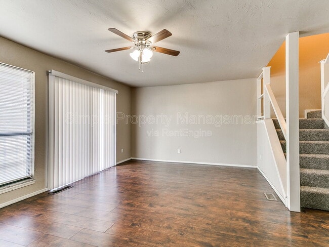 Photo - 10607 N Macarthur Blvd