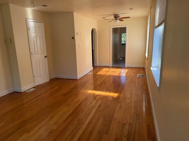 Photo - 59 Galveston Pl SW Unit 3