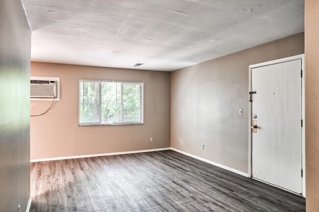 Photo - Continental Terrace