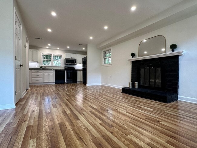 Photo - 411 Hampton Ct Unidad # 147