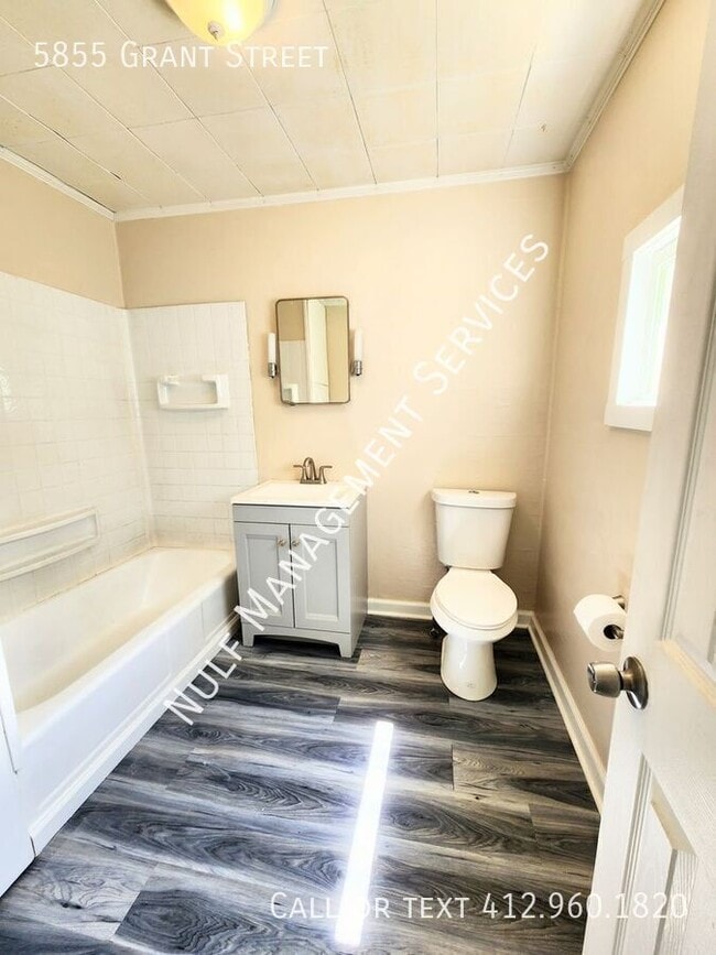 Photo - 5855 Grant St