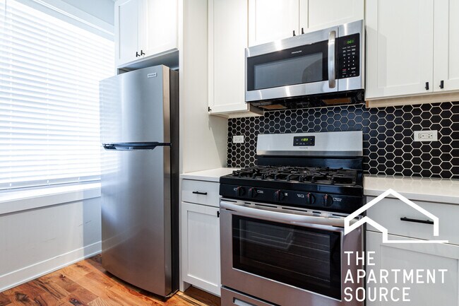 Photo - 648 W Wrightwood Ave Unit 3