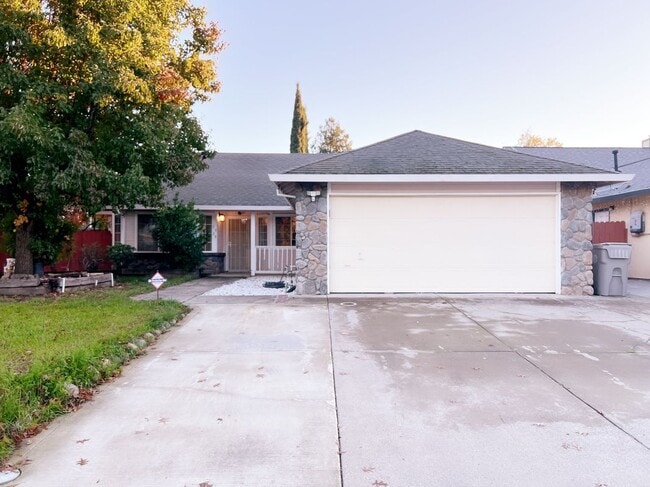 Photo - 5920 Laguna Ranch Cir