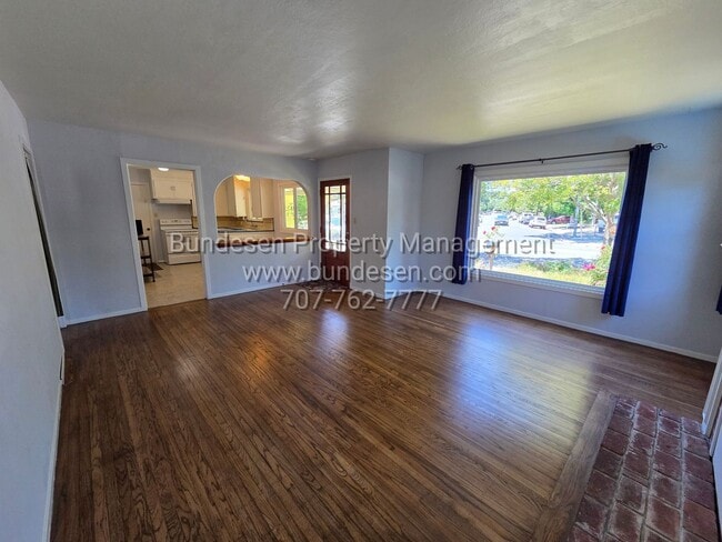 Photo - Beautiful 2 bedroom, 1 bath in the desirable Montgomery Village neighborhood - Santa Rosa