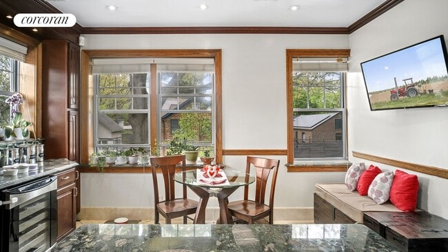 Photo - 6039 Huxley Ave