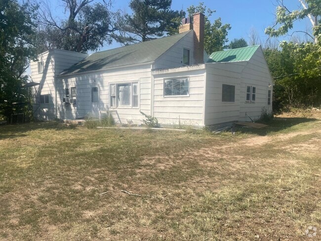 Building Photo - 812 W 1st St Rental