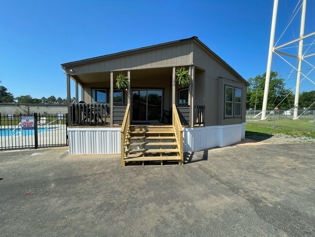 Club House - Crumley Farms