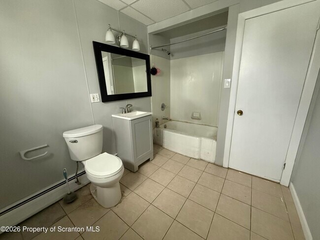 Photo - 375 Grove St