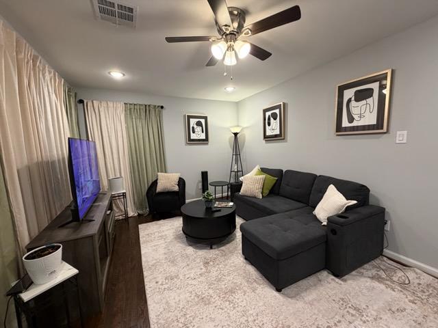 Building Photo - 317 E 39th St