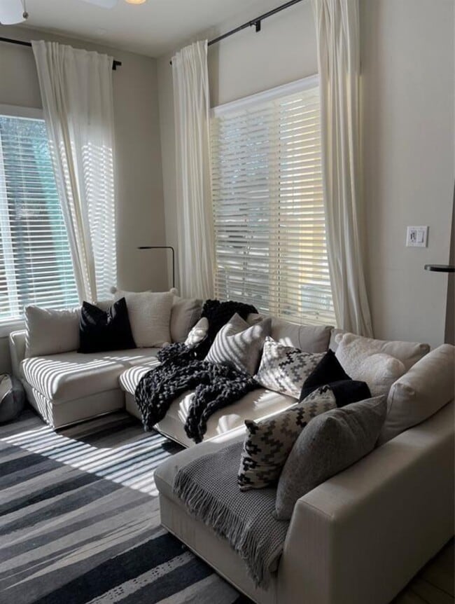 Photo - 5204 Hershe St