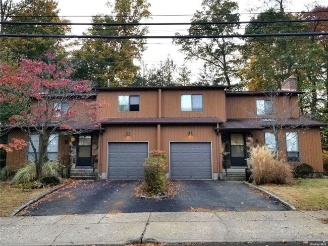 Photo - 9 Oldwood Rd S Townhome