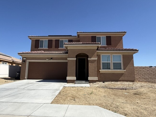 Building Photo - Palmdale 5 Bedrooms + 3.5 Bathroooms