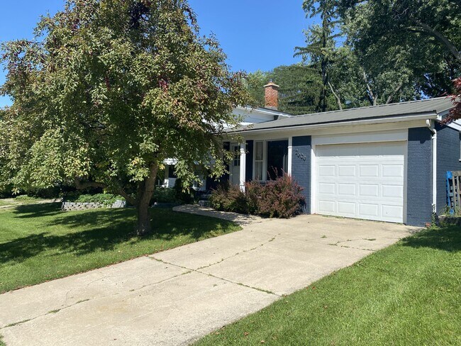 Photo - 2609 Lillian Rd