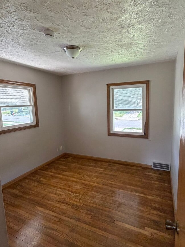 Photo - 4 bedroom single family home in Garfield Hts