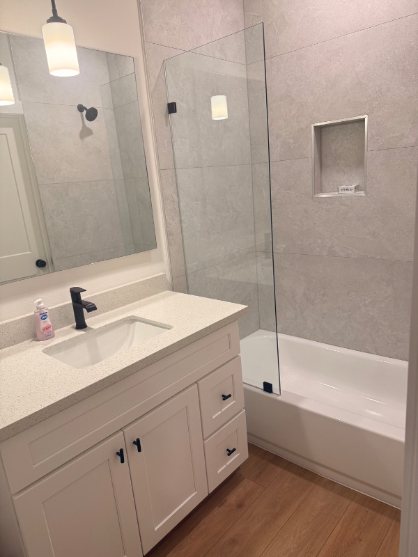 Photo - 1901 S Victory St