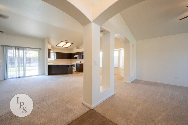 Photo - Kerman Westside Home, 3BR/2BA, Built 2004 - Lots of Amenities!