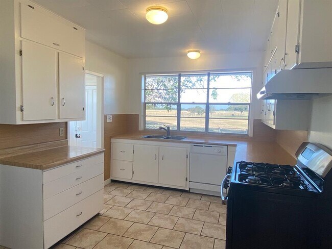 Photo - 500 Greasy Bend Rd