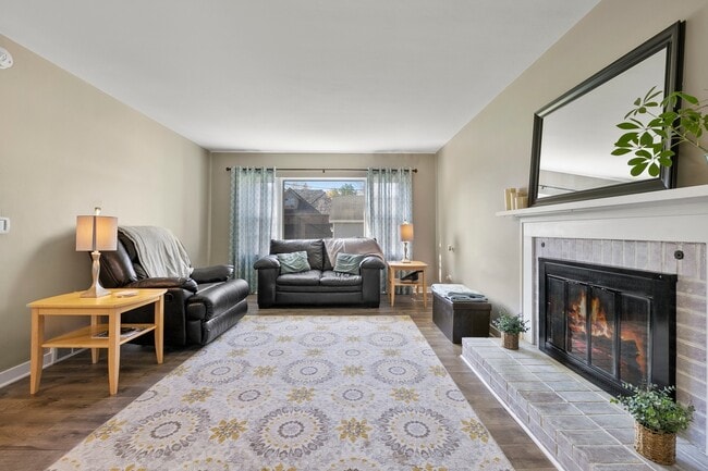 Photo - 223 S West St