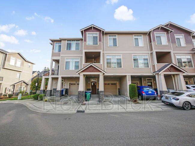 Building Photo - 3911 NE 3rd Pl Rental
