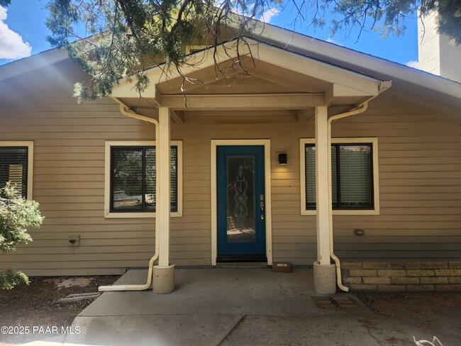 Photo - 542 Juniper Dr House