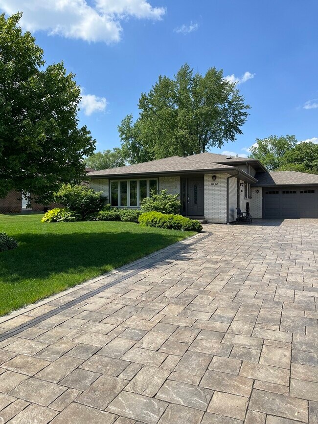 Photo - 8112 W 99th St