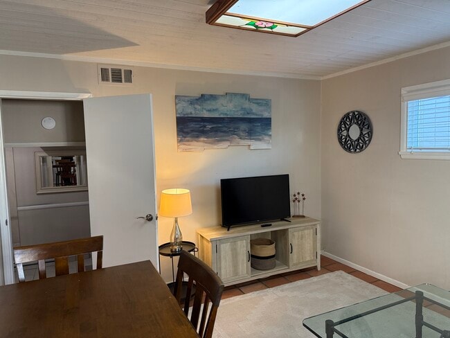 Photo - 110 W El Portal