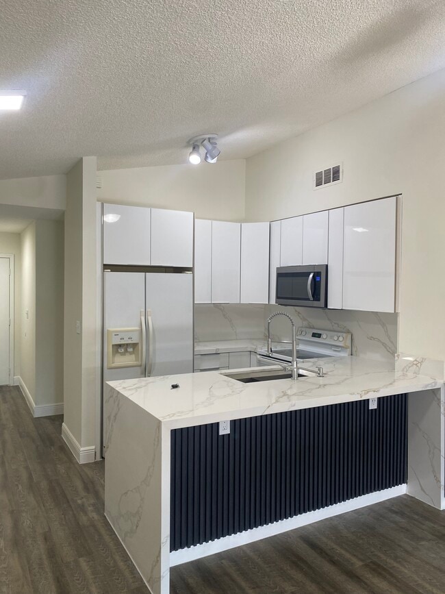 Building Photo - 1385 SW 135th Pl Rental