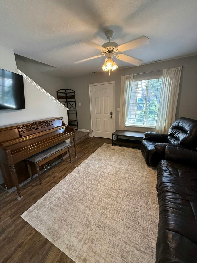 1763 N 425 W