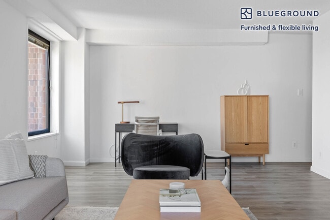 20 Waterside Plaza Unit SI FL20-ID978
