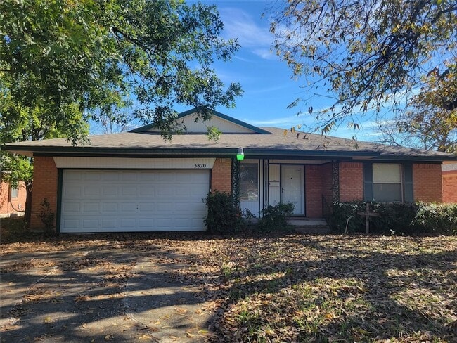 Building Photo - 3820 Modlin St