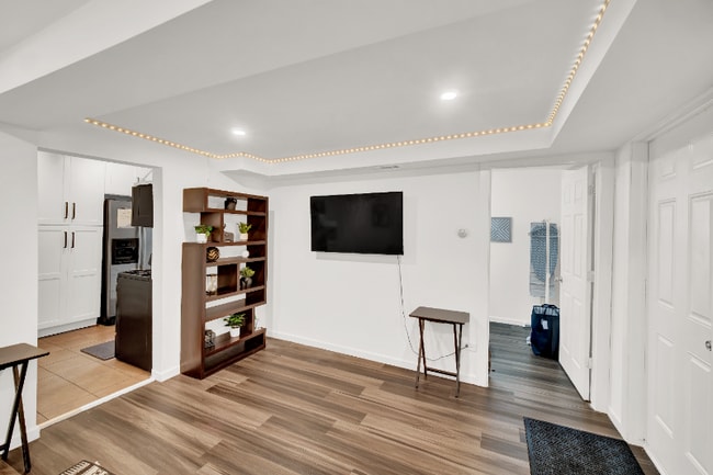 Photo - 1721 N Kimball Ave Unidad 1R