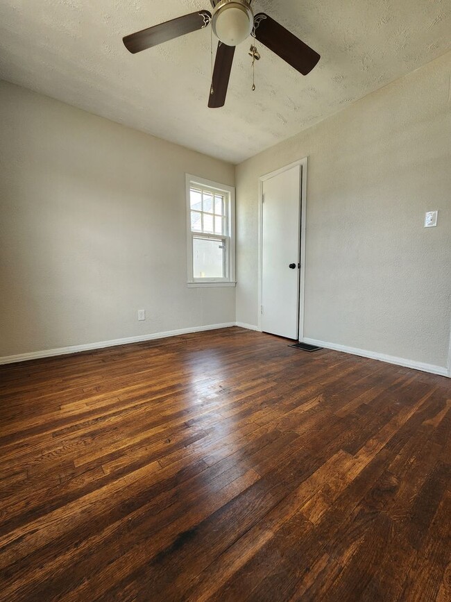 Photo - Beautifully Updated 2BR Home w/ Modern Finishes & Basement – South Linden