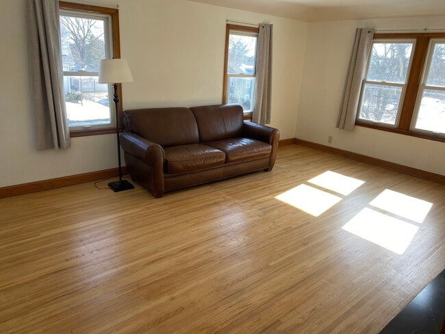 Building Photo - 4324 France Ave S Unit B