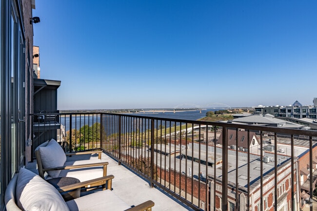 2BR, 2BA - 1218SF
