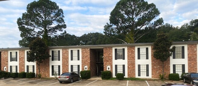 Photo - Colony House Apartments