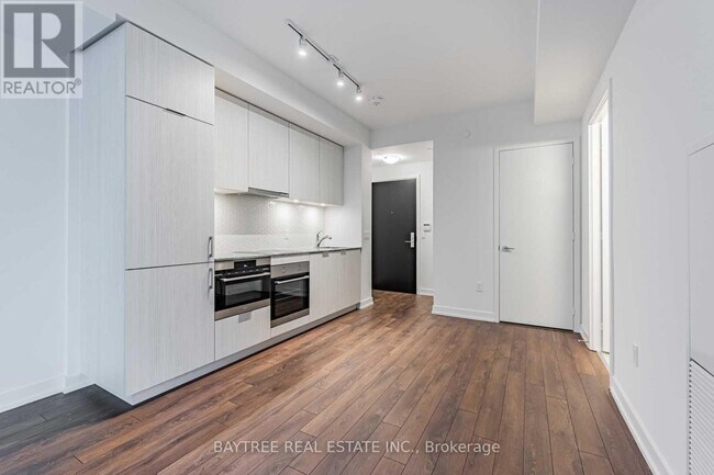 Photo - 158 Front St E Unit 606