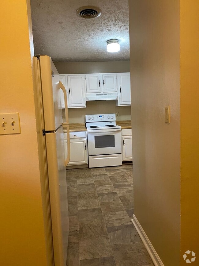 Building Photo - 1909 S Milledge Ave Unit 02jsrental